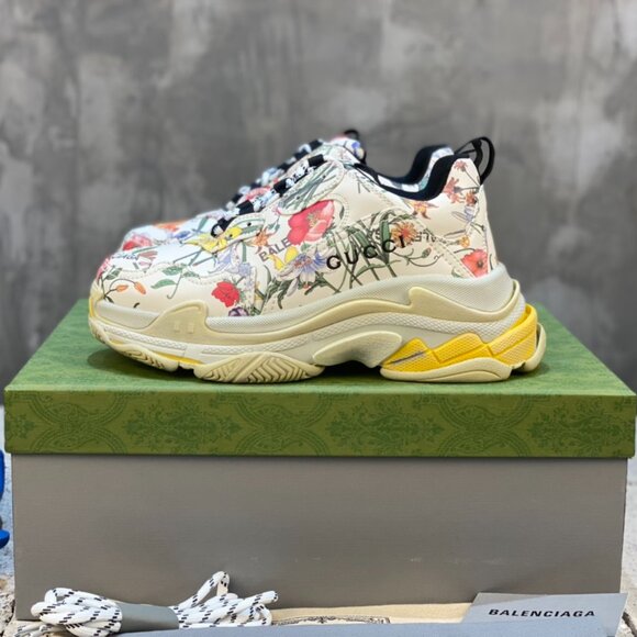 Balenciaga Women's Trainers - Picture 1 of 6